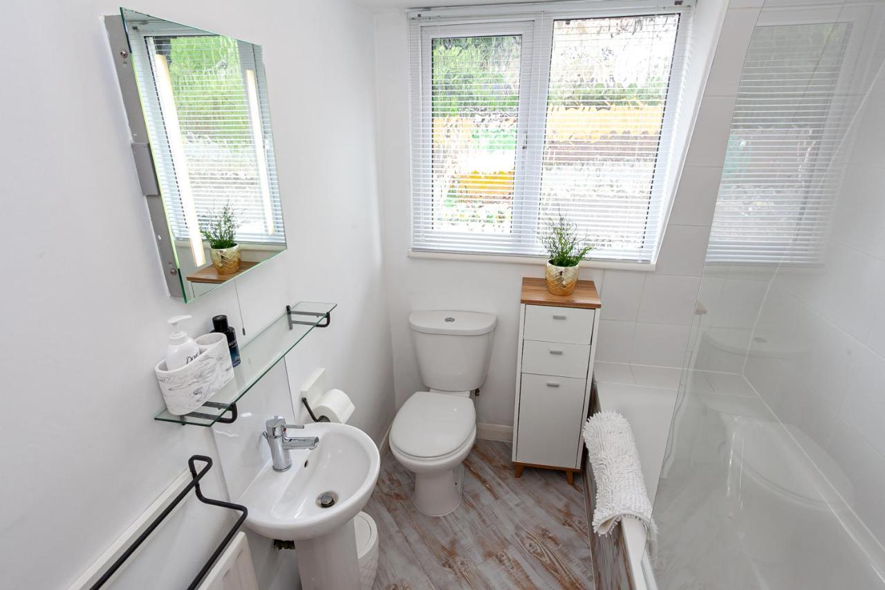 Cosy 2 Bed Apartment - Close To Leeds Centre Dış mekan fotoğraf